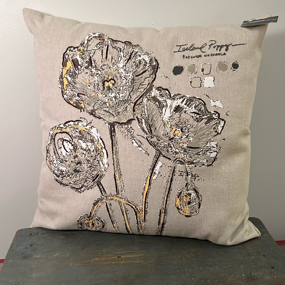 NEW Iceland Poppy Pillow by Creative Co-Op - Picture 1 of 6